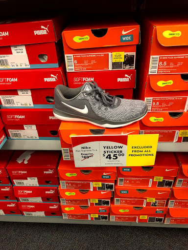 Shoe Store «Shoe Carnival», reviews and photos, 2520 W Moreland Rd, Willow Grove, PA 19090, USA