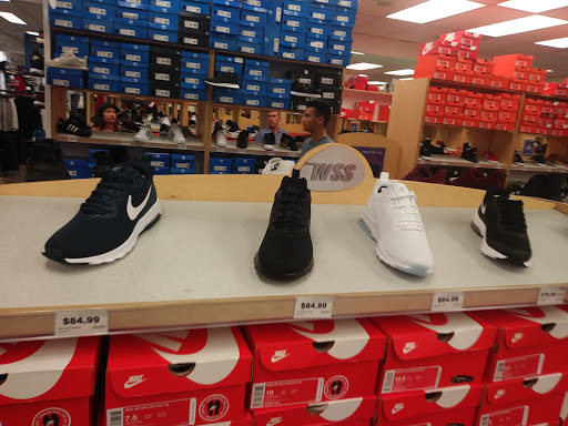 Shoe Store «WSS», reviews and photos, 201 Pacific Coast Hwy, Wilmington, CA 90744, USA