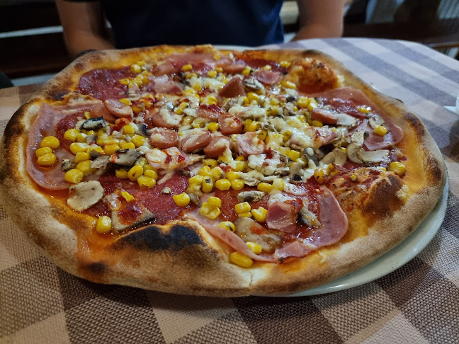 Értékelések erről a helyről: Pizzéria-Lucifer II. Söröző, Veszprém - Pizza