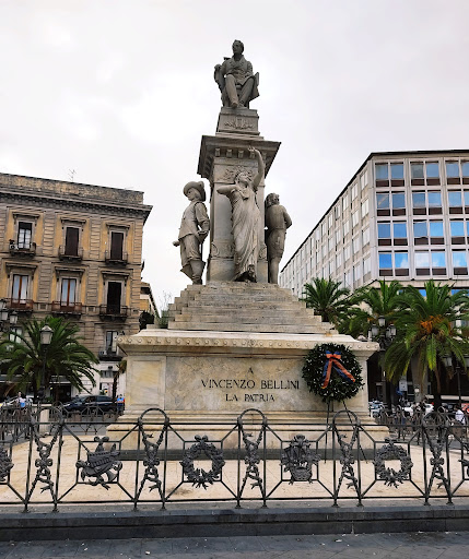 Statua di Vincenzo Bellini