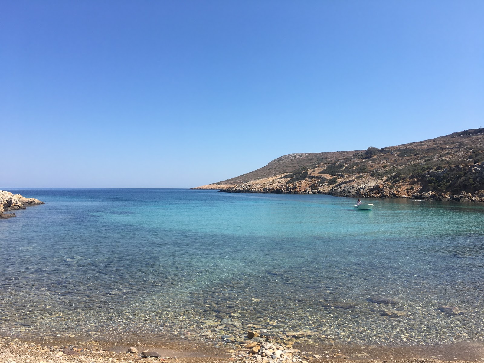 Foto van Limnari beach III met turquoise puur water oppervlakte
