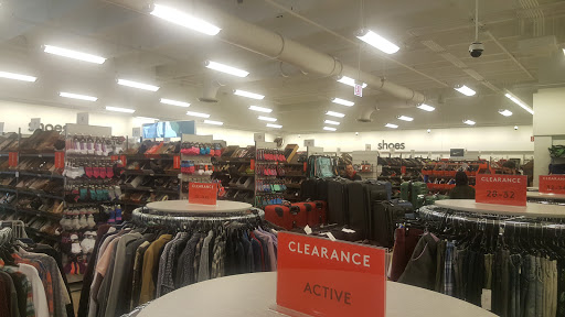 Department Store «Nordstrom Rack Lincoln Park», reviews and photos, 1551 N Sheffield Ave, Chicago, IL 60642, USA