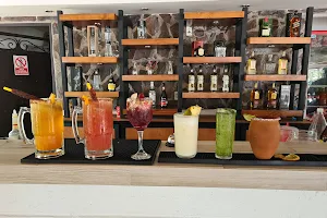 La maruka Restaurante bar image