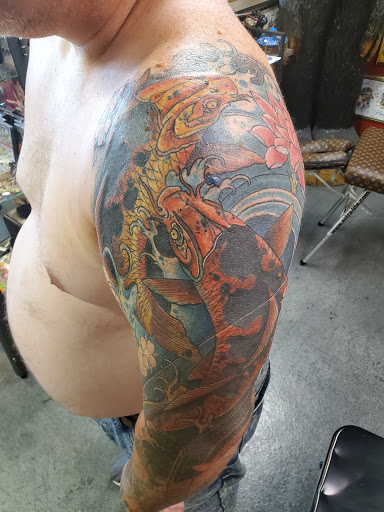 Tattoo Shop «Sacred Hand Tattoo Society», reviews and photos, 960 Parsons Ave, Columbus, OH 43206, USA