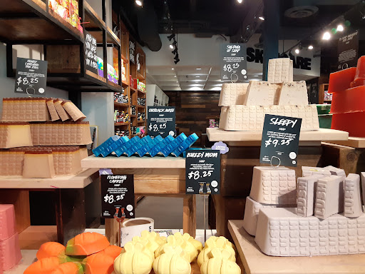 Cosmetics Store «Lush Cosmetics», reviews and photos, 7014 E Camelback Rd, Scottsdale, AZ 85251, USA