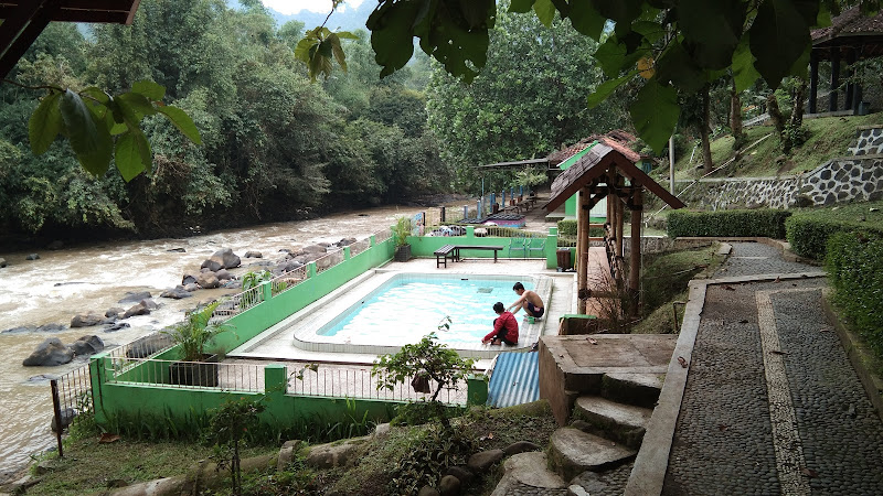 Pemandian Air Panas di Jawa Barat: Menikmati Keindahan Kolam Air Hangat yang Ada di Beberapa Tempat