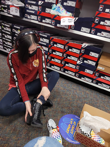 Shoe Store «Shoe Carnival», reviews and photos, 354C Cox Creek Pkwy, Florence, AL 35630, USA