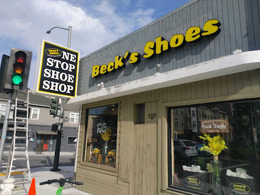 SHOES-n-FEET, 2398 Lombard St, San Francisco, CA 94123, USA, 