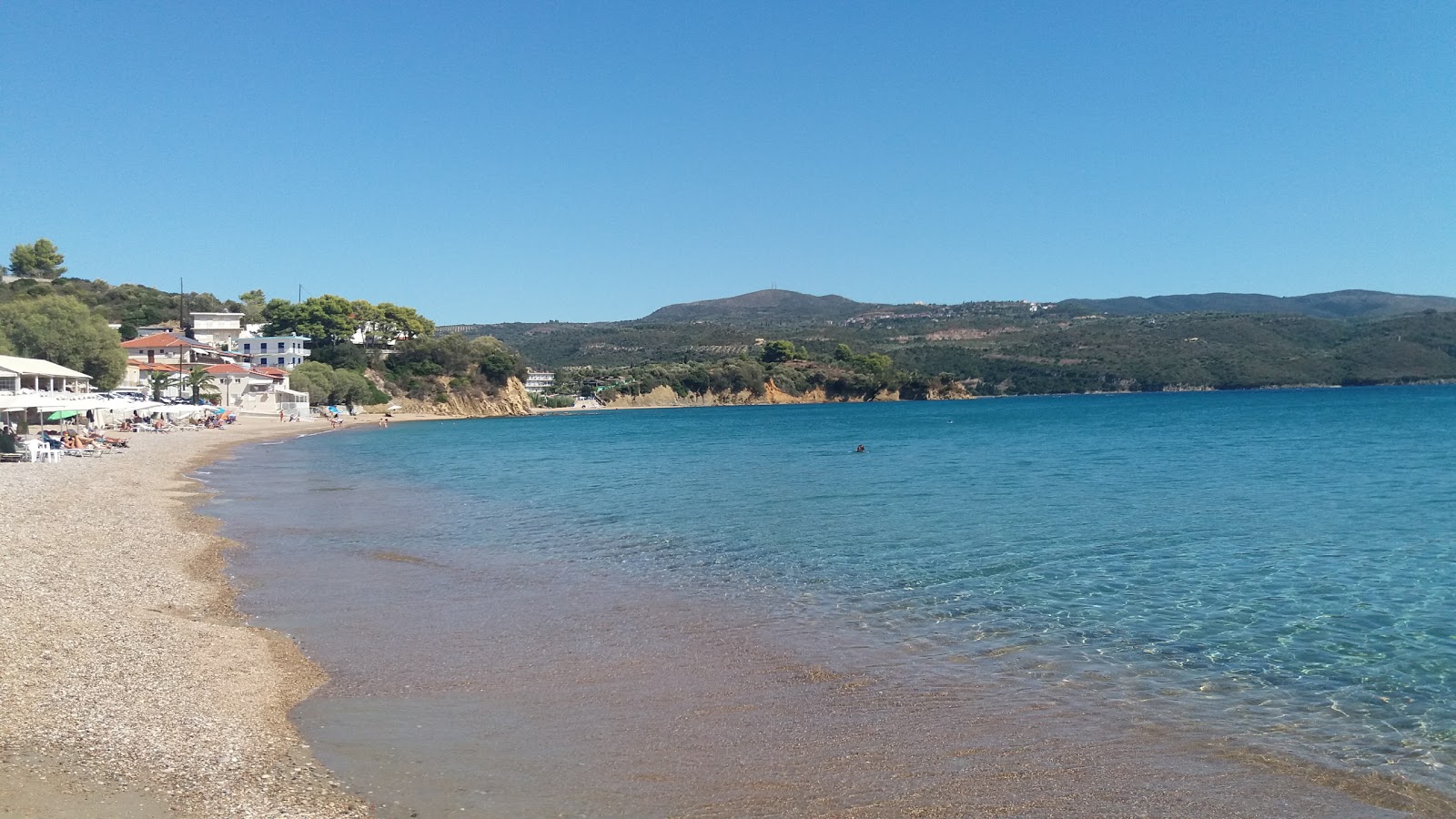 Foto di Paralia Finikounta - luogo popolare tra gli intenditori del relax