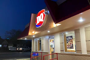 Dairy Queen image