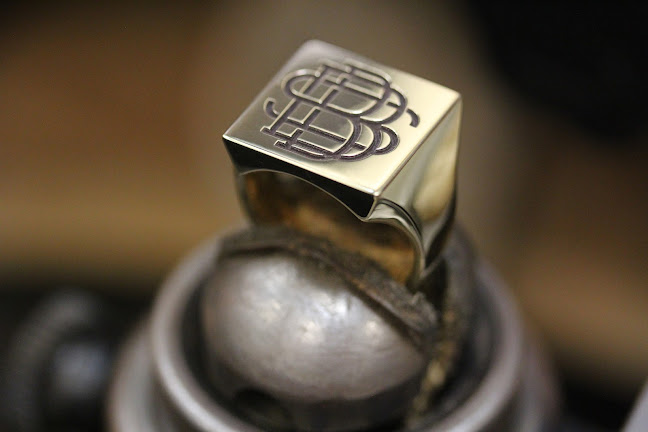 Comments and reviews of Custom Signet Rings by Benjamin Black