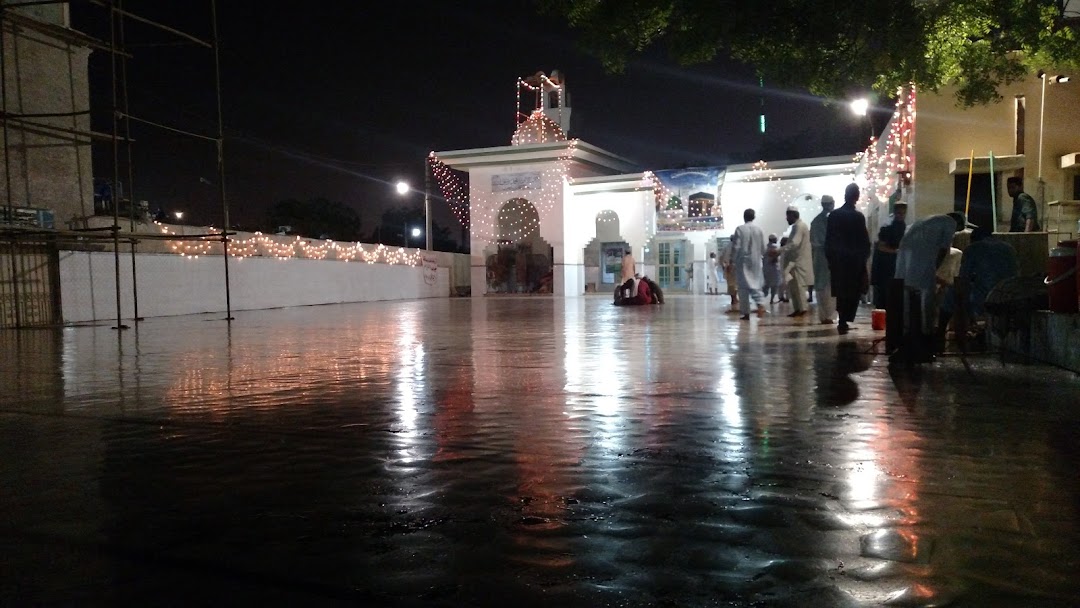 Jamia Masjid Diyar E Habib