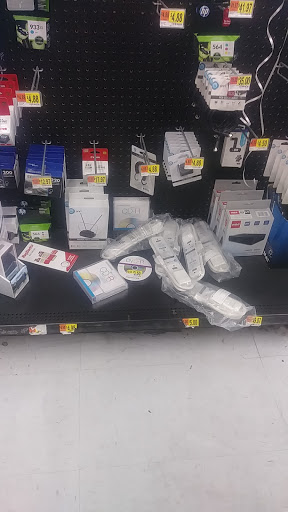 Supermarket «Walmart Neighborhood Market», reviews and photos, 215 California St, Woodland, CA 95695, USA