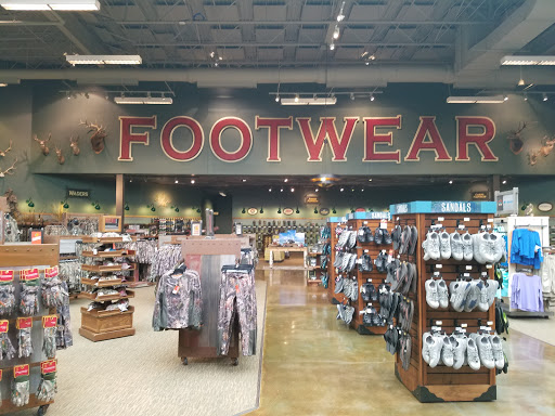 Sporting Goods Store «Bass Pro Shops», reviews and photos, 951 E Lewis and Clark Pkwy, Clarksville, IN 47129, USA