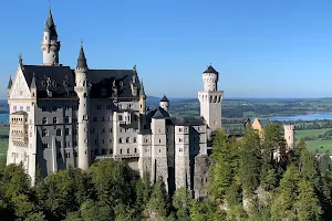 Aussichtspunkt auf Tal und Schloss image