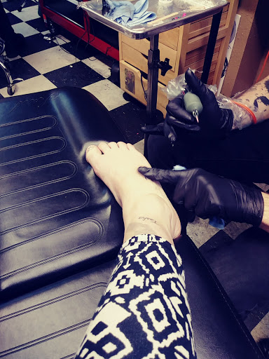 Tattoo Shop «Hot Rod Betties Tattoo», reviews and photos, 940 Edgewater St NW, Salem, OR 97304, USA