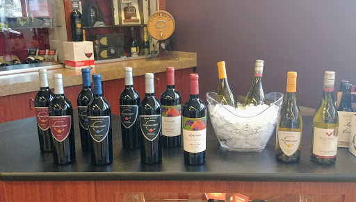 Liquor Store «Lakeville Liquors», reviews and photos, County Road 46 & County Rd 46, Lakeville, MN 55044, USA