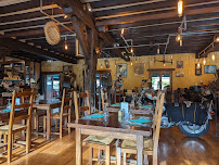 Atmosphère du Restaurant français L'Auberge de la Vallée à Saint-Céneri-le-Gérei - n°19