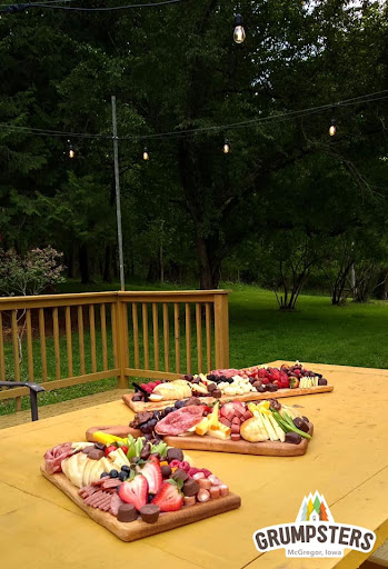 Cabin Rental Agency «Grumpsters Log Cabins», reviews and photos, 535 Ash St, McGregor, IA 52157, USA