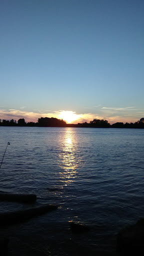 Tobacco Shop «Marina Pointe Tobacco Outlet», reviews and photos, 1827 Waterworks Rd, Evansville, IN 47713, USA