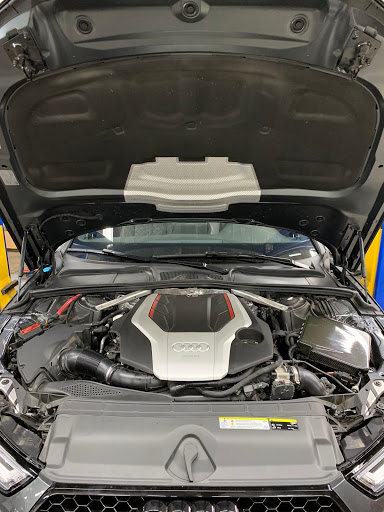 Auto Repair Shop «Horse Stable Automotive, Inc.», reviews and photos, 101 Kelly St, Elk Grove Village, IL 60007, USA