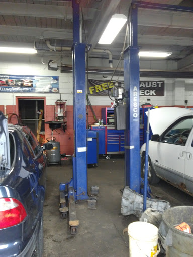 Auto Repair Shop «Redford Auto Repair - Redford (7 Mile)», reviews and photos, 25800 W Seven Mile Rd, Redford Charter Twp, MI 48240, USA