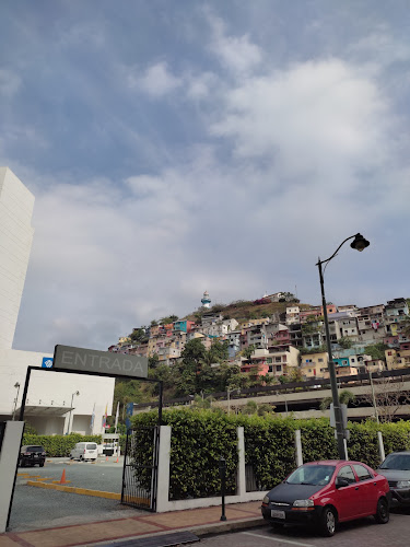 Opiniones de Puerto Santa Ana Parking 2 en Guayaquil - Aparcamiento