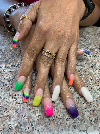 Golden Nails Salon