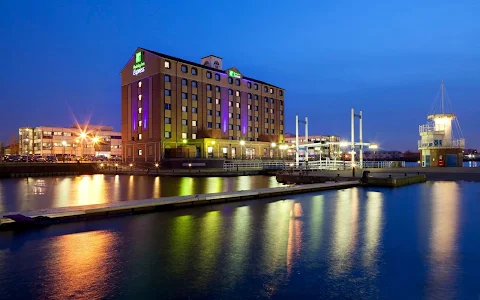 Holiday Inn Express Manchester - Salford Quays, an IHG Hotel image