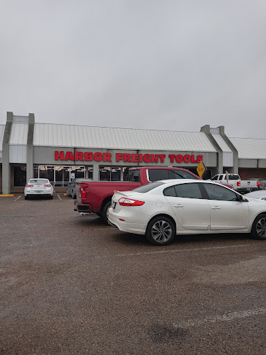 Hardware Store «Harbor Freight Tools», reviews and photos, 2614 N 10th St, McAllen, TX 78501, USA