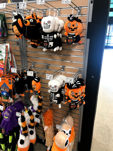 Pet Supply Store «PetSmart», reviews and photos, 114 Commerce Way, Woburn, MA 01801, USA