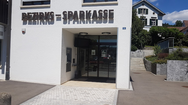 Rezensionen über Bezirks-Sparkasse Dielsdorf Buchs in Bülach - Bank