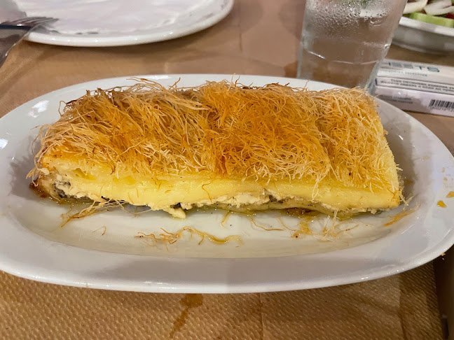 TAVERNA AKROTIRI - Εστιατόριο