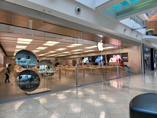 Computer Store «Apple Millenia», reviews and photos, 4200 Conroy Rd, Orlando, FL 32839, USA