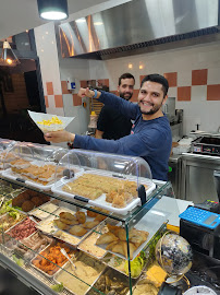 Atmosphère du Restaurant libanais RANNOUCH CITY - SNACK LIBANAIS 🇱🇧 à Paris - n°2