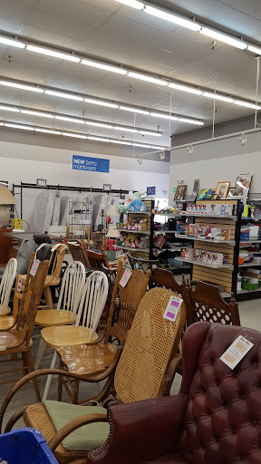 Thrift Store «Goodwill Littleton - Coal Mine», reviews and photos, 6710 S Pierce St, Littleton, CO 80128, USA