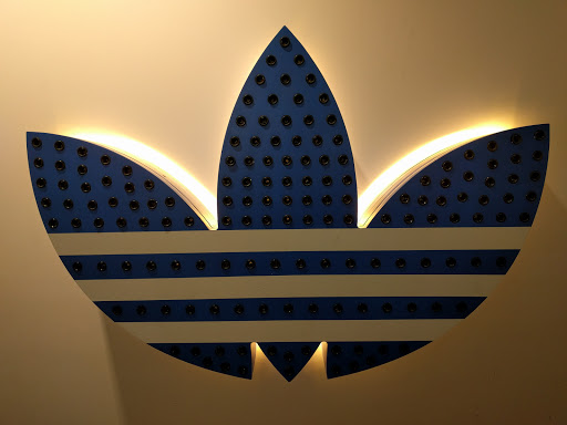 Shoe Store «Adidas Originals», reviews and photos, 8009 Melrose Ave, Los Angeles, CA 90046, USA
