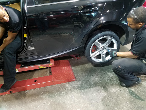 Tire Shop «Discount Tire Store - Roswell, GA», reviews and photos, 11208 Alpharetta Hwy, Roswell, GA 30076, USA