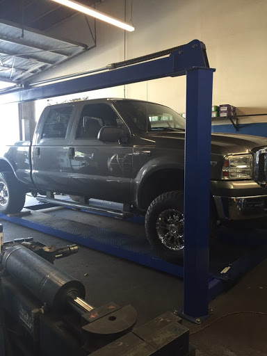 Muffler Technician image