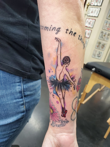 Tattoo Shop «Authentic Arts Tattoo & Gallery», reviews and photos, 207 Terry Rd, Smithtown, NY 11787, USA