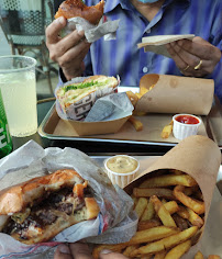 Plats et boissons du Restaurant de hamburgers Burgart à Paris - n°20