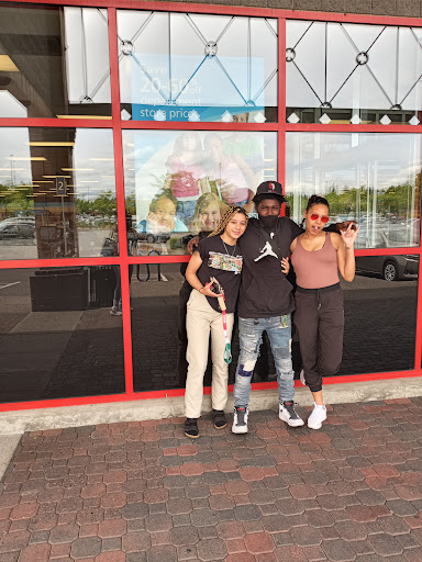 Shopping Mall «Gateway Shopping Center», reviews and photos, 9924 NE Halsey St, Portland, OR 97220, USA