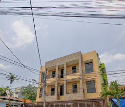 RedDoorz near Manggarai Station 2 photo
