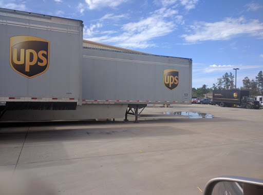 Shipping and Mailing Service «UPS Conroe Customer Center», reviews and photos, 9641 Pozos Ln, Conroe, TX 77303, USA
