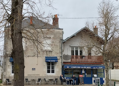 Café de la place à La Chapelle-Saint-Mesmin