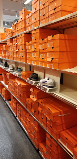 Clothing Store «Nike Factory Store», reviews and photos, 7000 Arundel Mills Cir #372, Hanover, MD 21076, USA