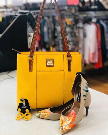 Used Clothing Store «Clothes Mentor», reviews and photos, 1052 Montgomery Rd, Altamonte Springs, FL 32714, USA