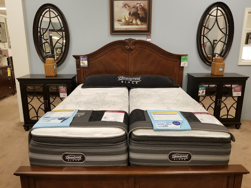 Furniture Store «Raymour & Flanigan Furniture and Mattress Store», reviews and photos, 66-26 Metropolitan Ave #730, Middle Village, NY 11379, USA