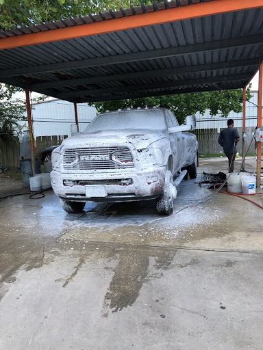 3 Brother's Hand Car Wash en South Houston