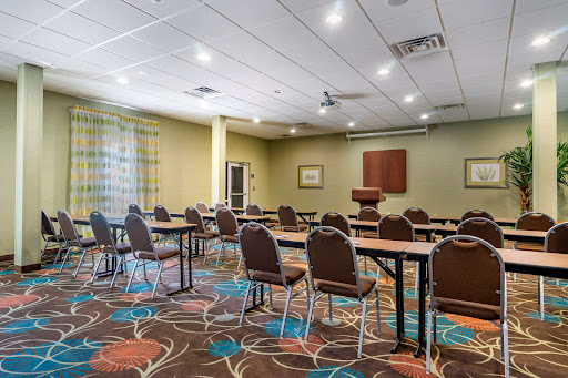 Hotel «Comfort Suites At Fairgrounds-Casino», reviews and photos, 4506 Oak Fair Blvd, Tampa, FL 33610, USA